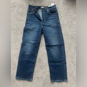 Levi’s ribcage jeans size 28